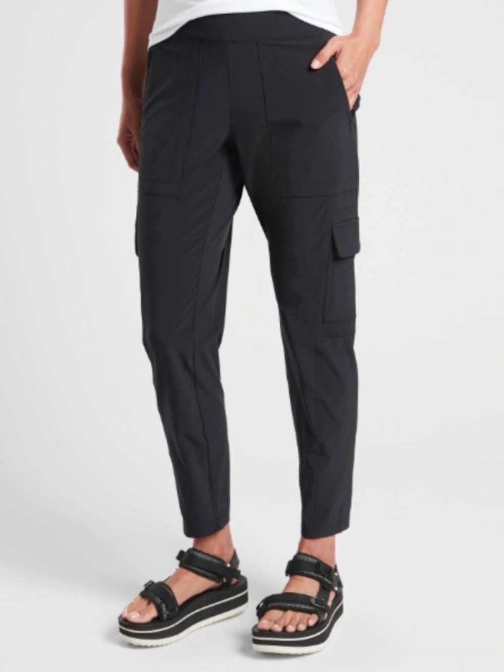Athleta Chelsea Cargo Pants Size 8 Black Stretch Travel Utility Pant